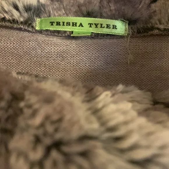 Trisha Tyler, women’s knit top size M