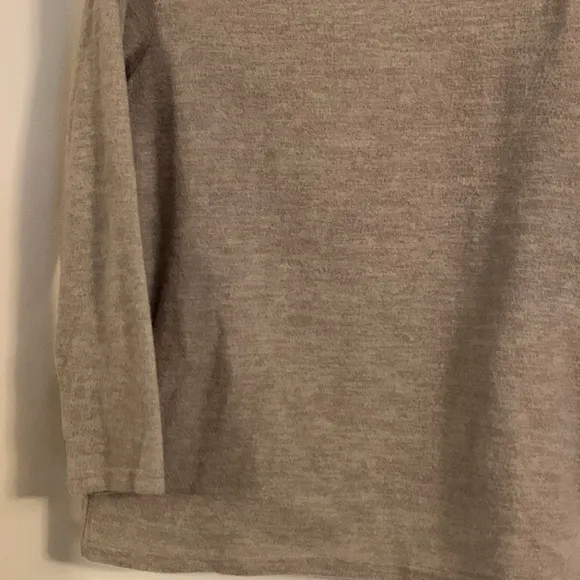 Trisha Tyler, women’s knit top size M