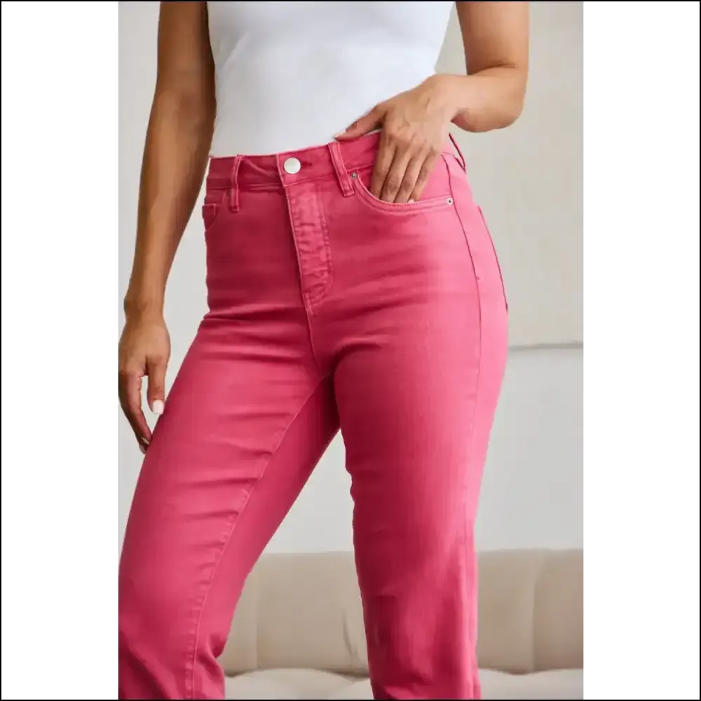 Unleash your Inner Diva with Rfm Crop Dylan: Jeans that Slay 💃✨