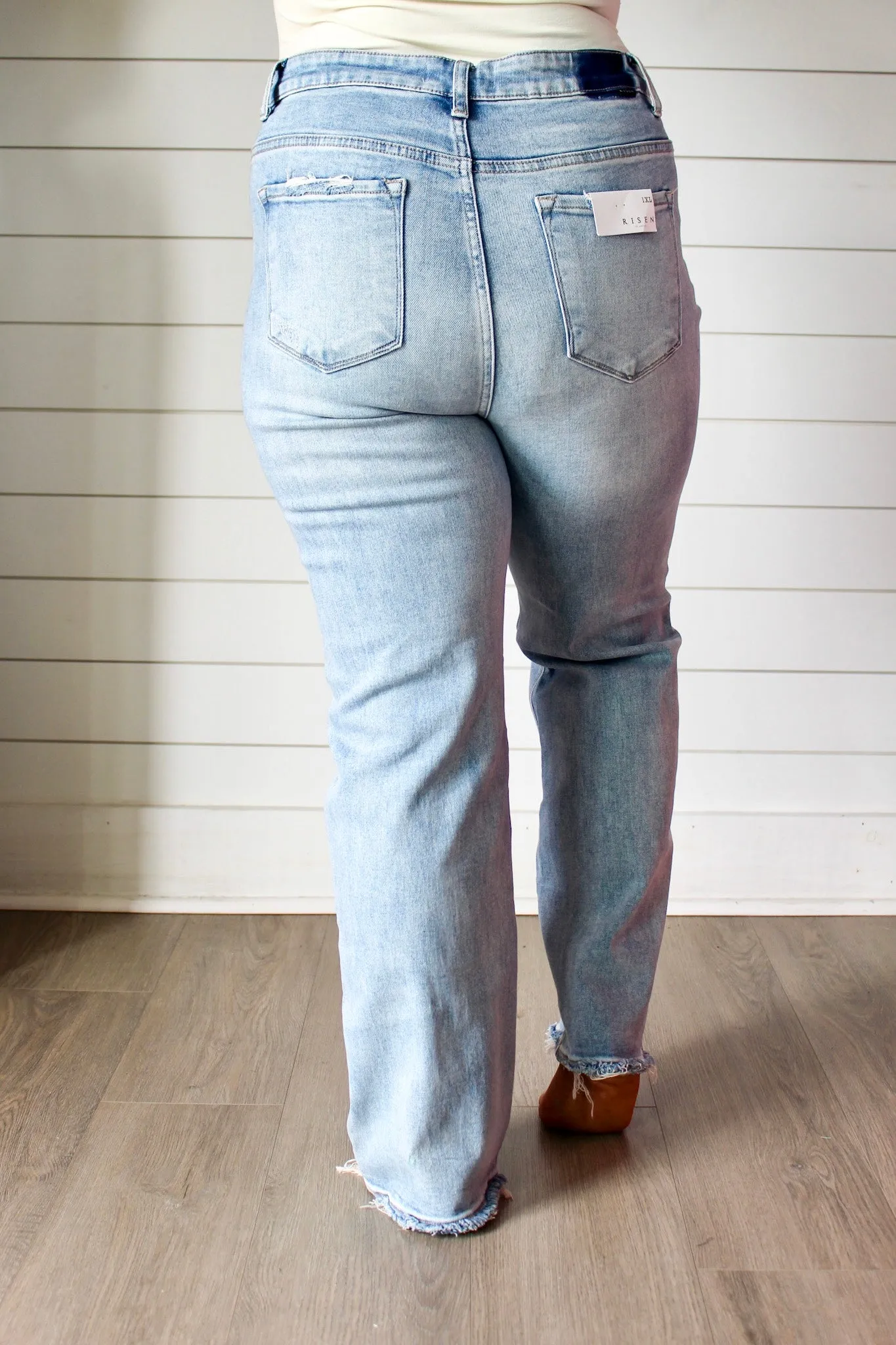 Vera Mid Rise Straight • Light Wash - PLUS - FINAL SALE