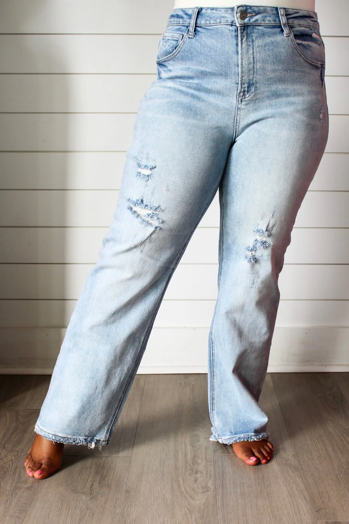 Vera Mid Rise Straight • Light Wash - PLUS - FINAL SALE