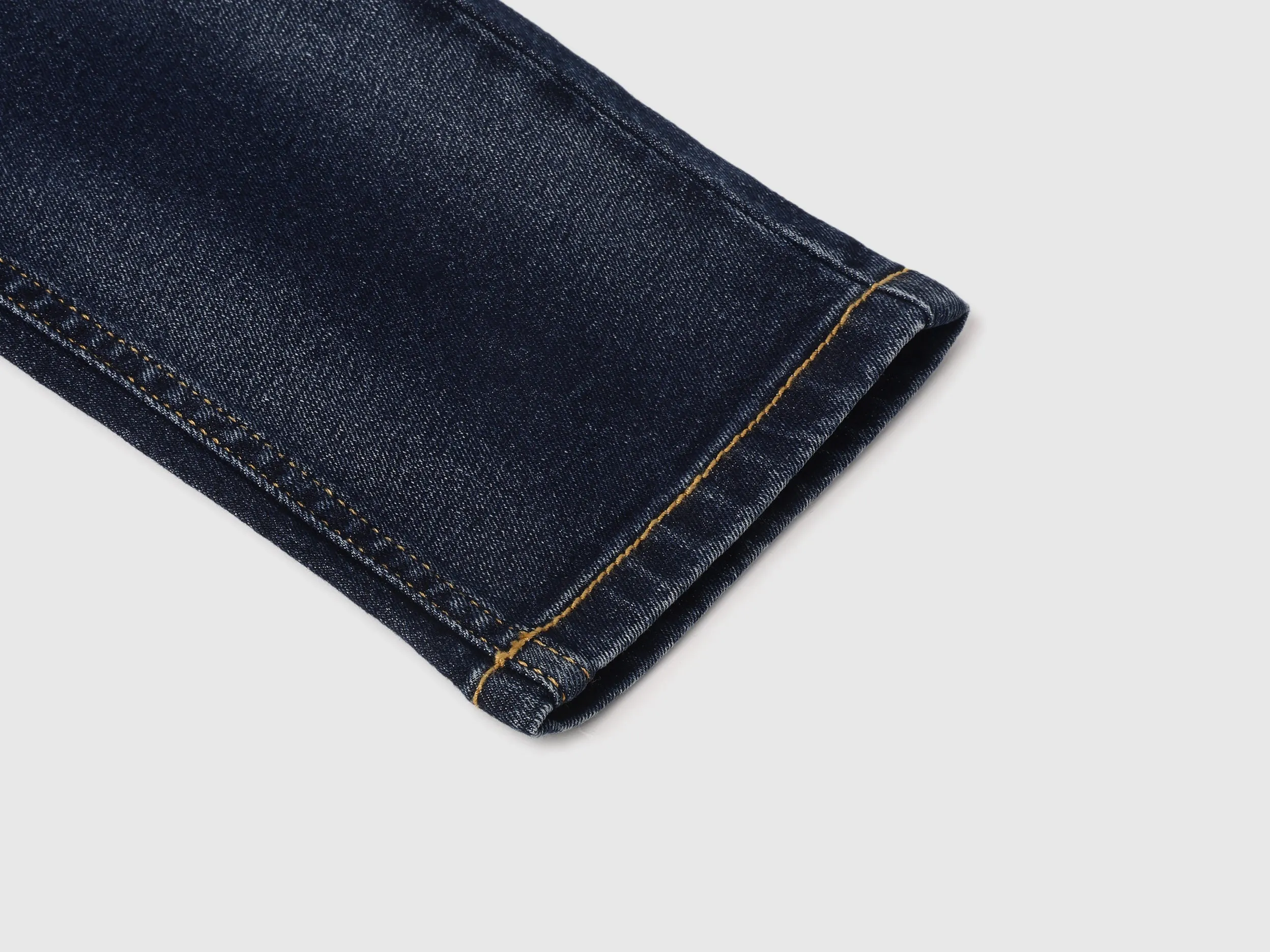 Washed Slim Jeans