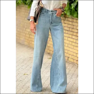 Wide Leg Jeans: where Comfort Meets Catwalk – Strut Like no One's Watching!