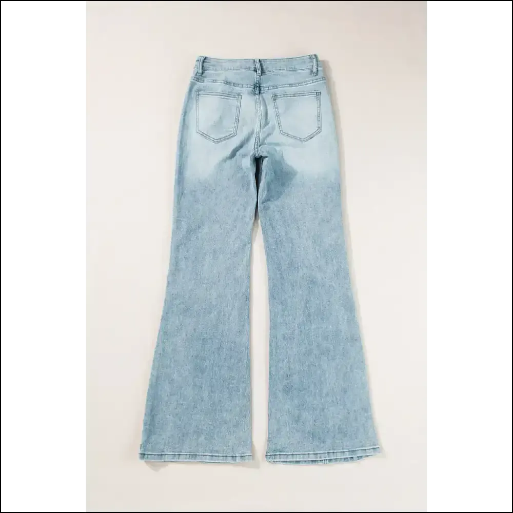 Wide Leg Jeans: where Comfort Meets Catwalk – Strut Like no One's Watching!