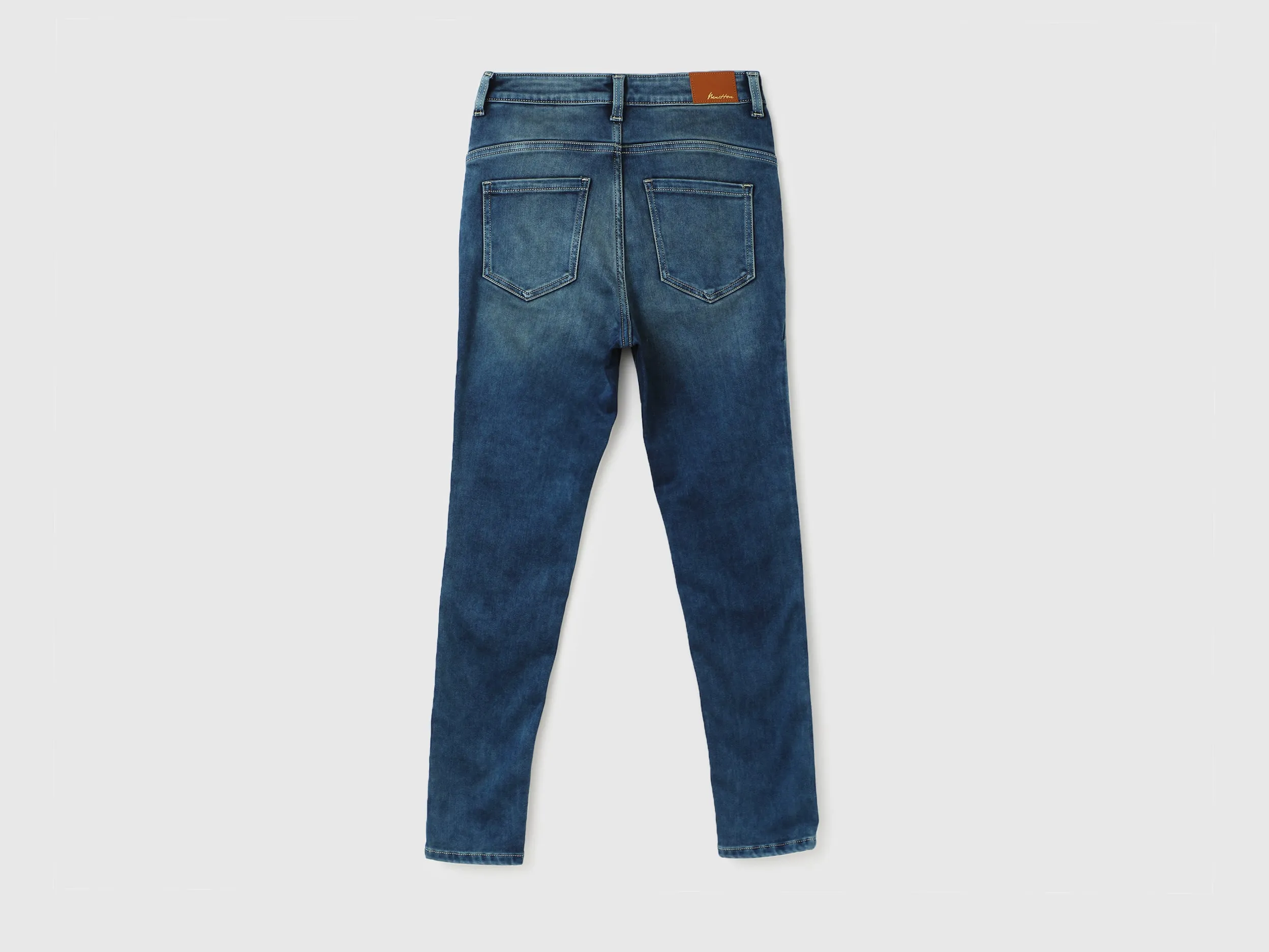 Women Solid Skinny Fit Jeans