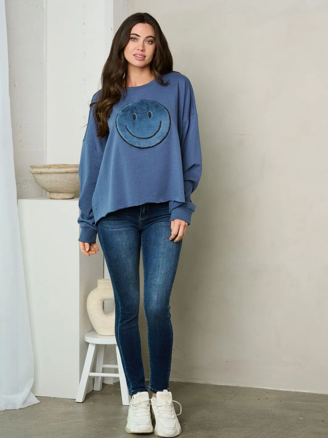 WOMEN'S LONG SLEEVE FUZZY GRAPHIC DETAILED SWEATER