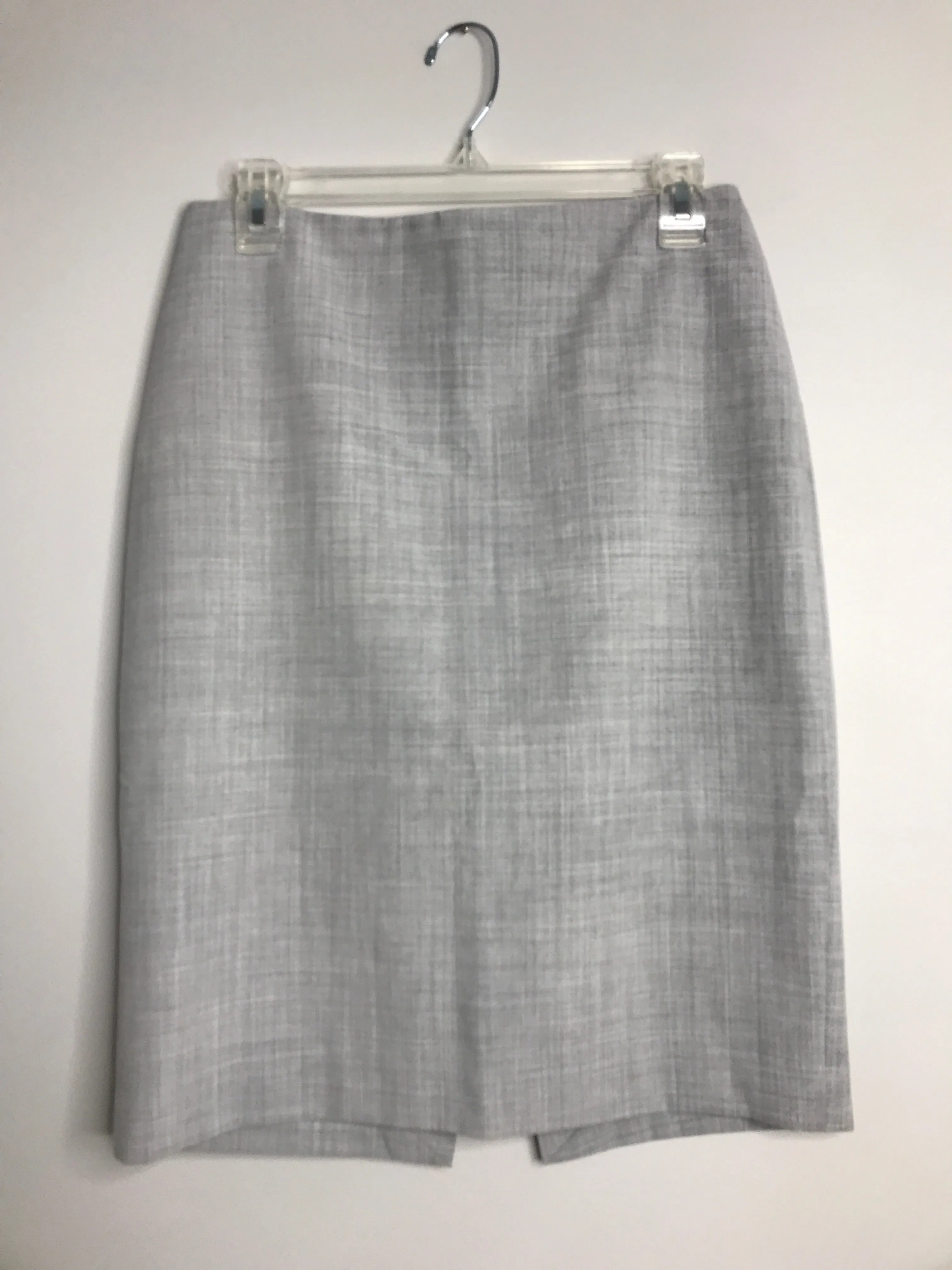Womens Size 6 Misses Gray Body By Victoria Skirt