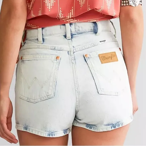 Wrangler 33 Shorts High Rise Festival Short in Be The Storm 5 pockets NWT