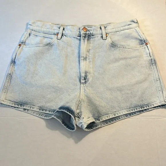 Wrangler 33 Shorts High Rise Festival Short in Be The Storm 5 pockets NWT