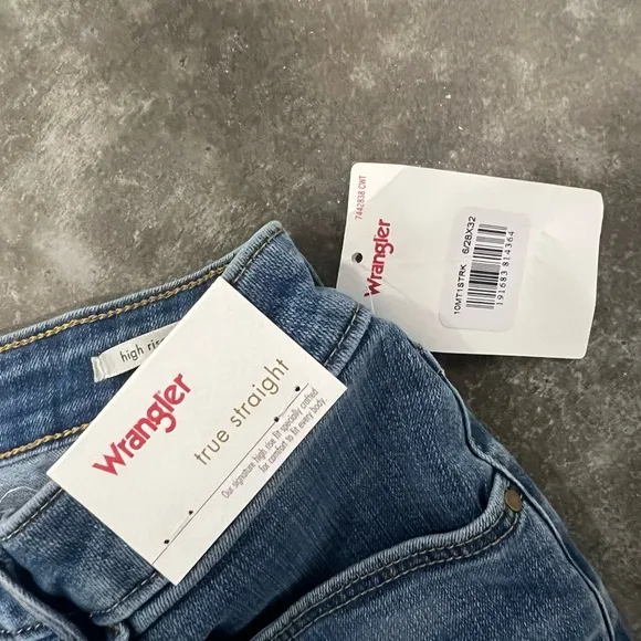 Wrangler Blue Straight Leg Jeans Classic Denim